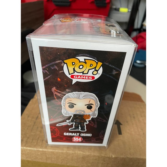 Funko Pop! The Witcher (Wild Hunt): Geralt (GITD) - Picture 11 of 14
